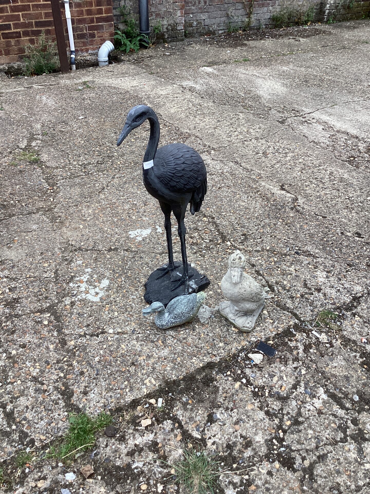 1100 Three garden ornaments inc Heron