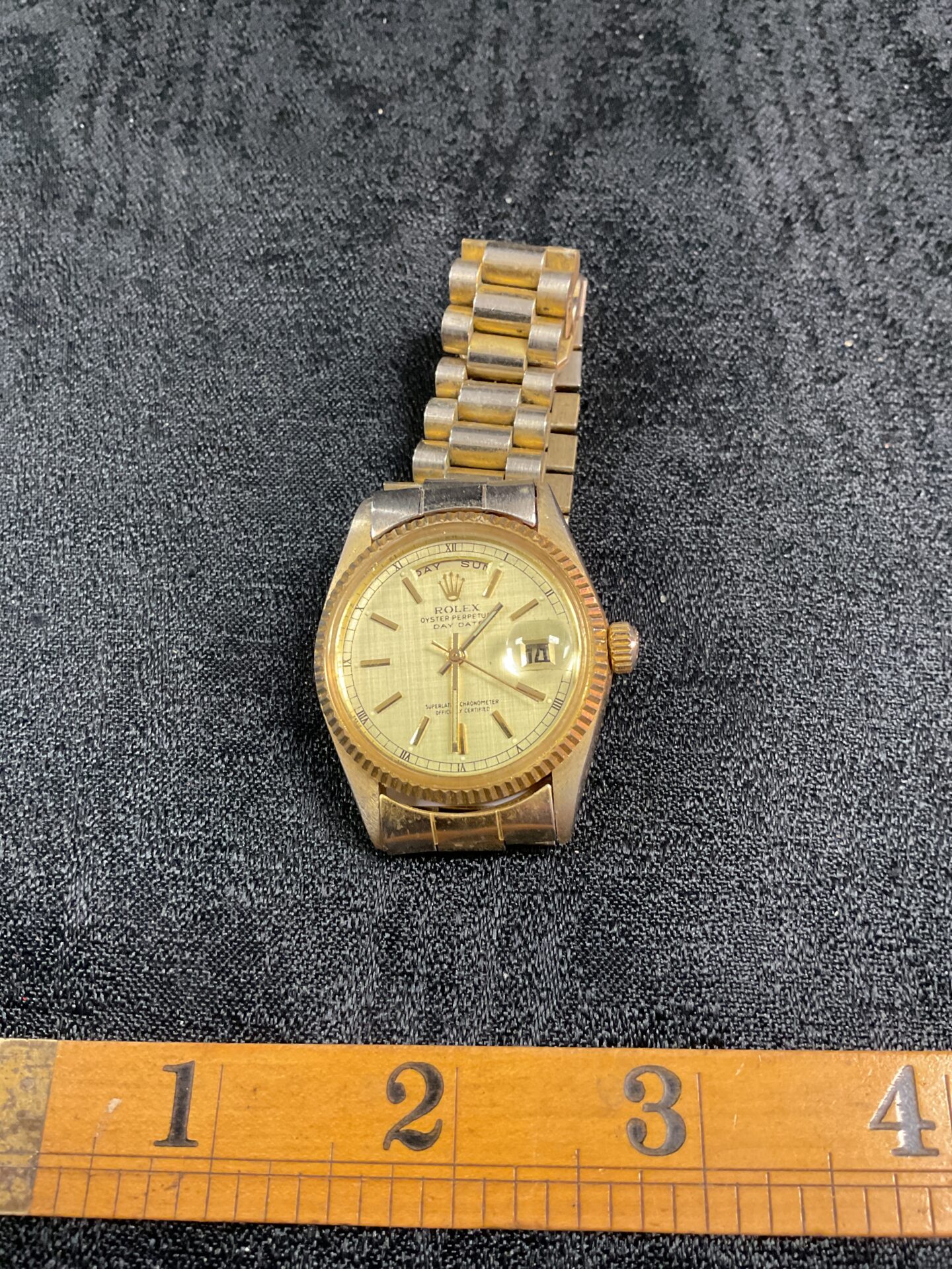 751 Reproduction Quartz wristwatch