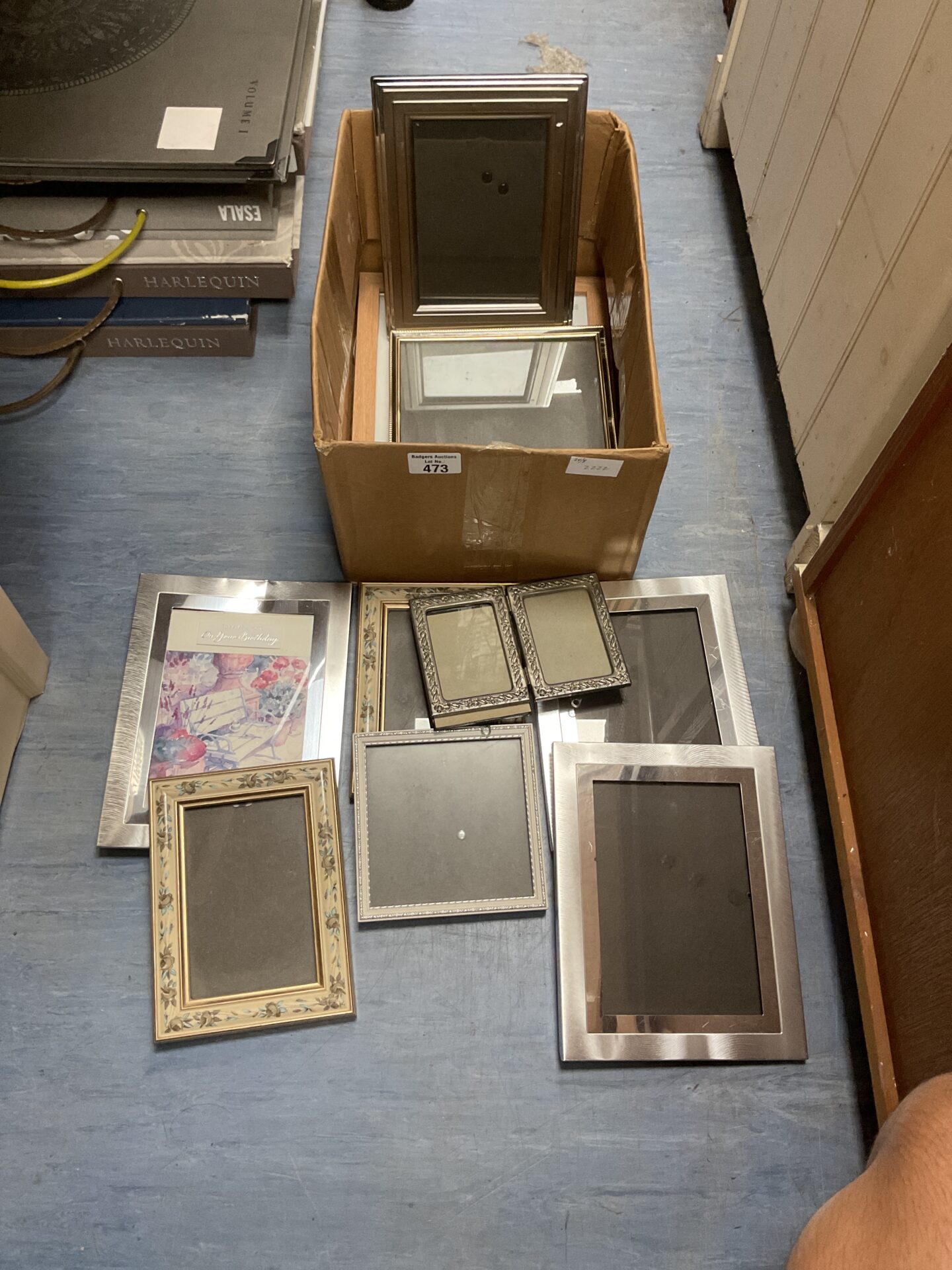 501 Box of mixed photo frames