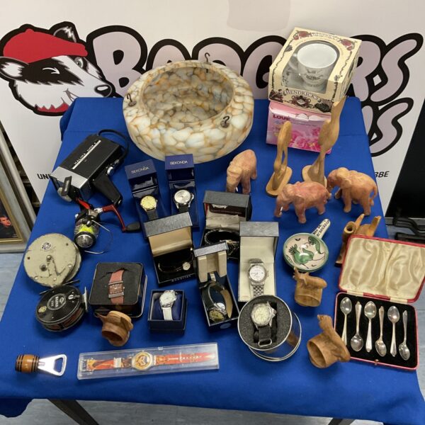 Vintage watch and reel lot including Accurist and Seconda.