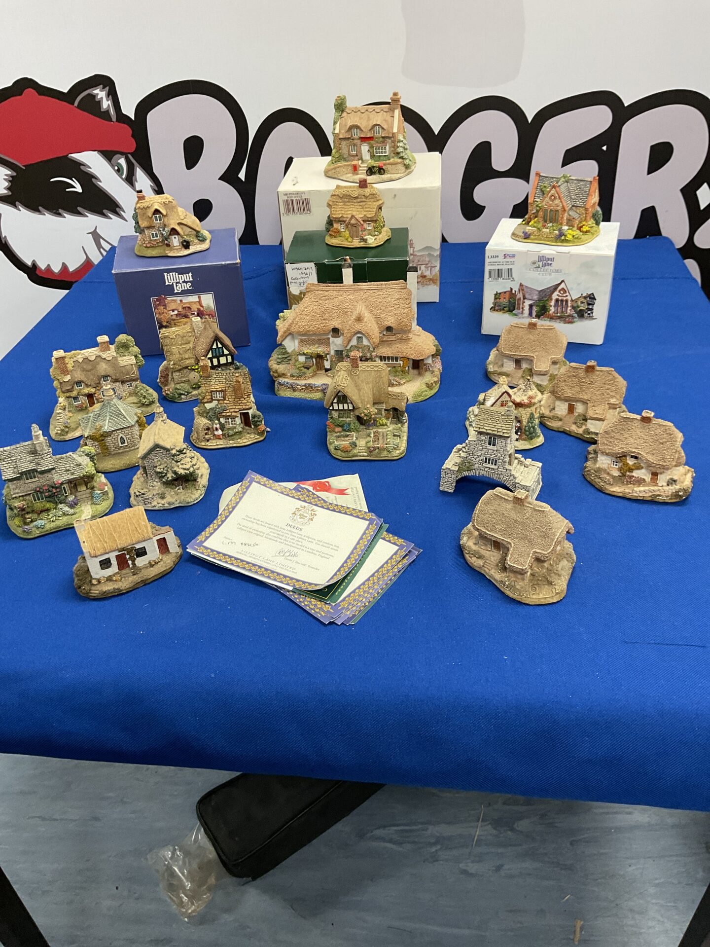 650 Large collection of Lilliput lane cottage’s