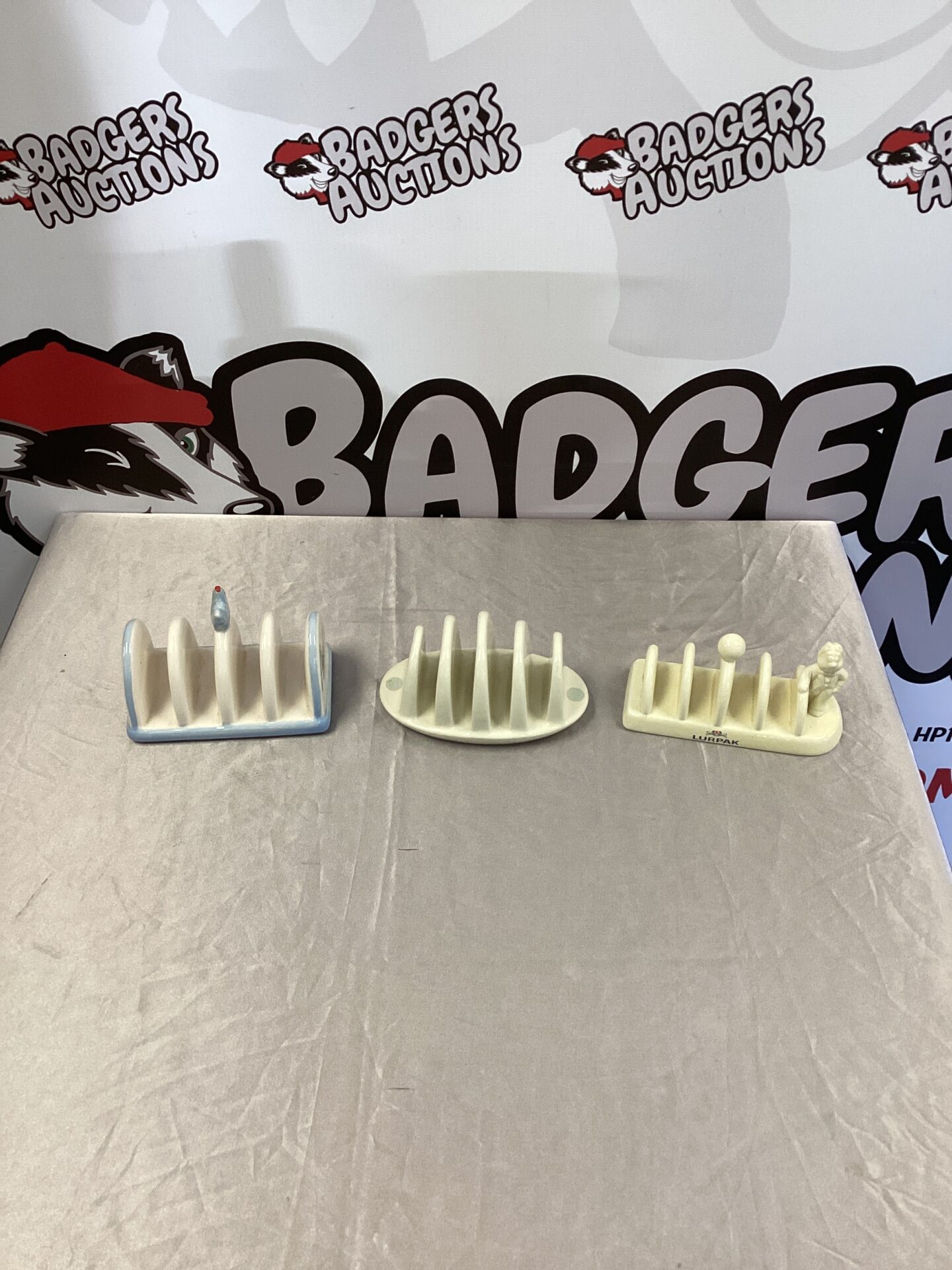 297 Three Toast Racks inc Lurpak & price Kensington