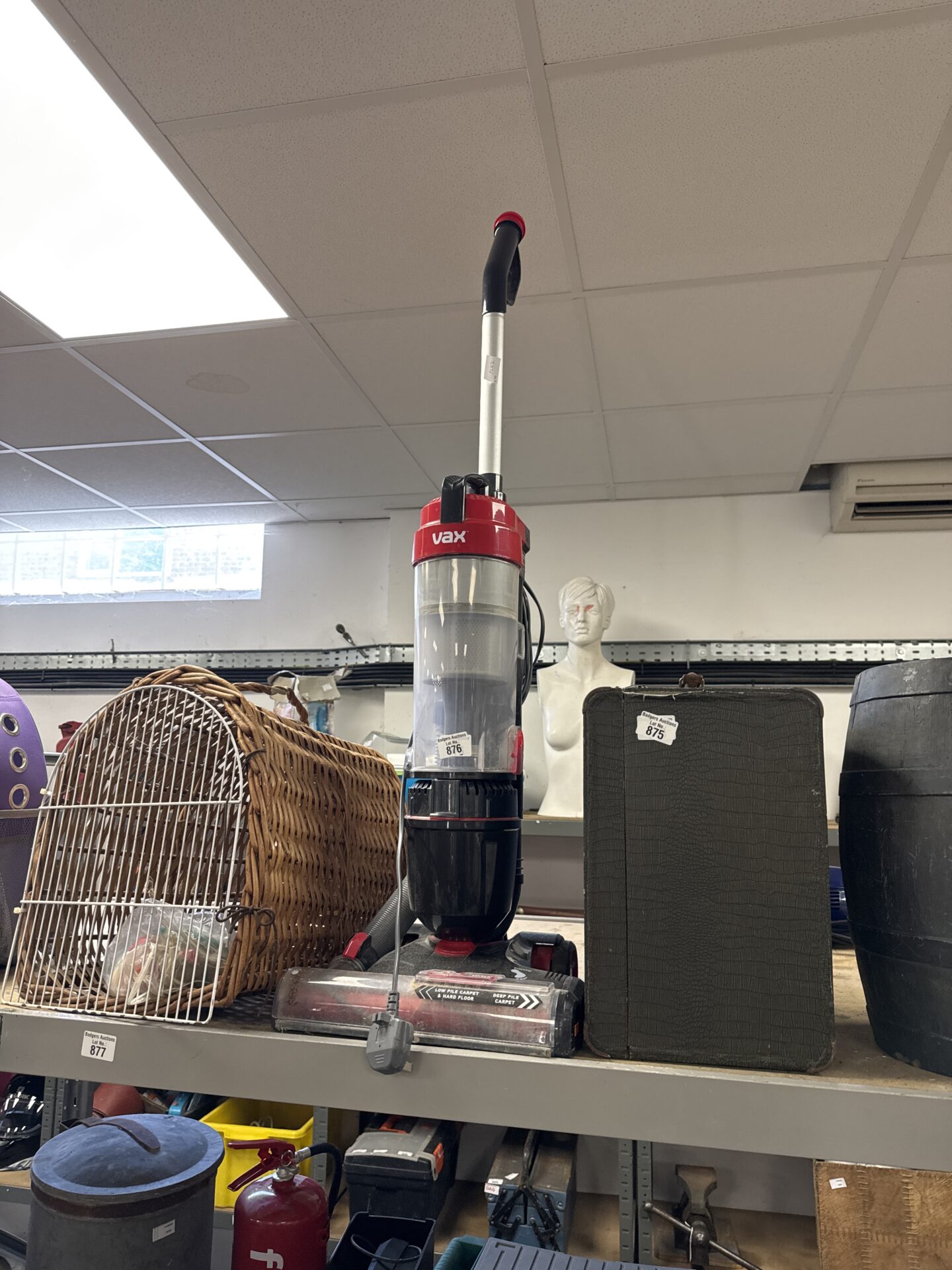 876 Vax upright mach Air Vacuum Cleaner