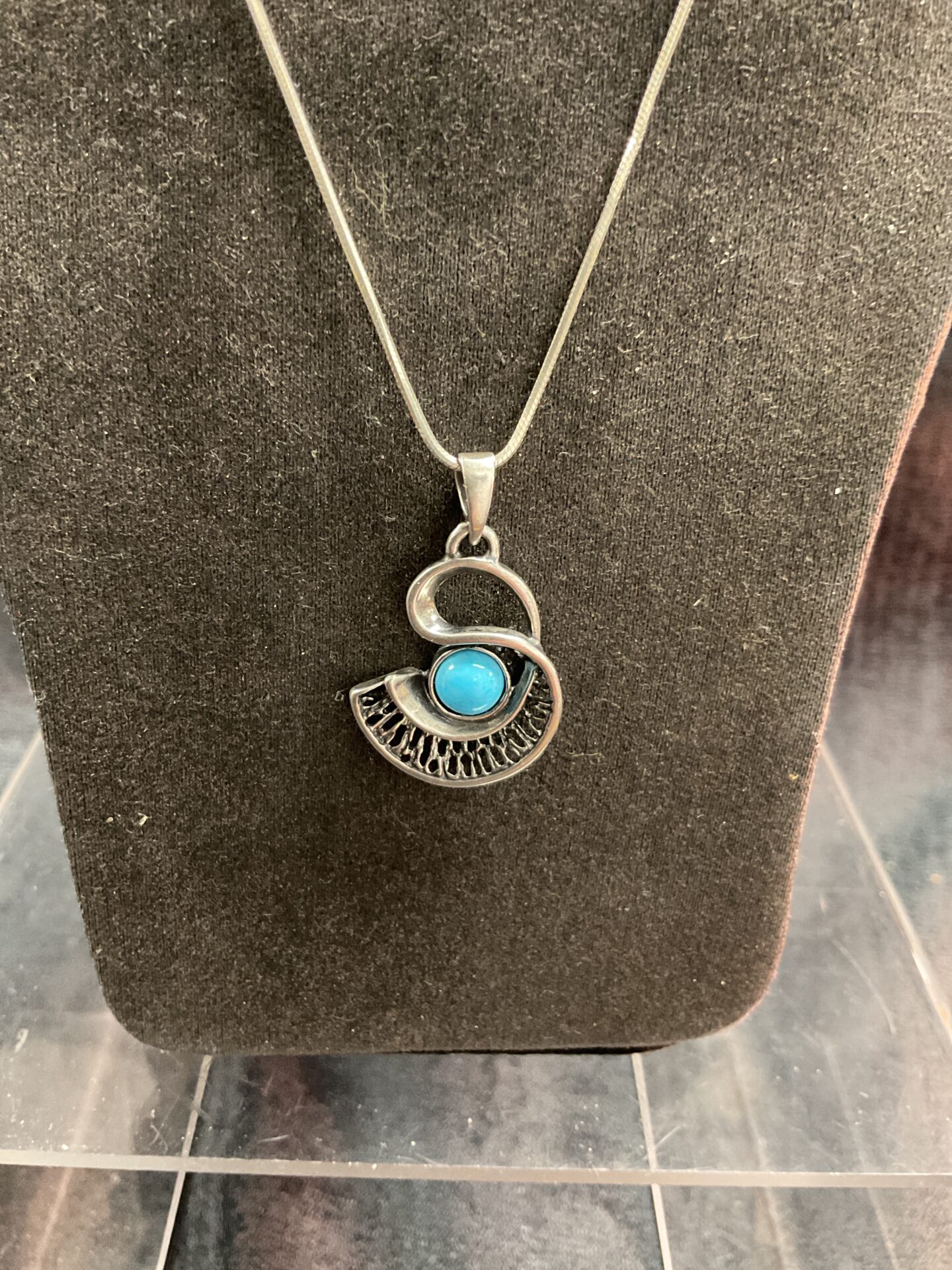 791 925 silver turquoise set pendant 18” necklace