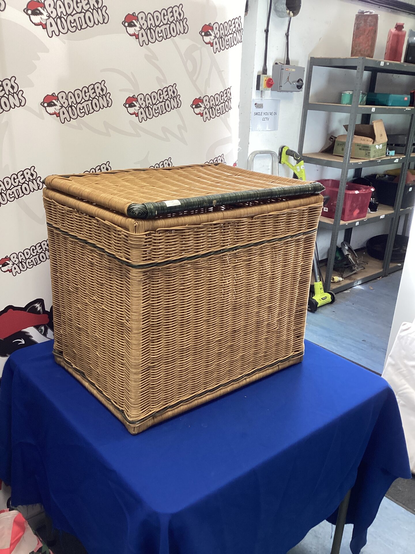 517 Large Wicker Basket