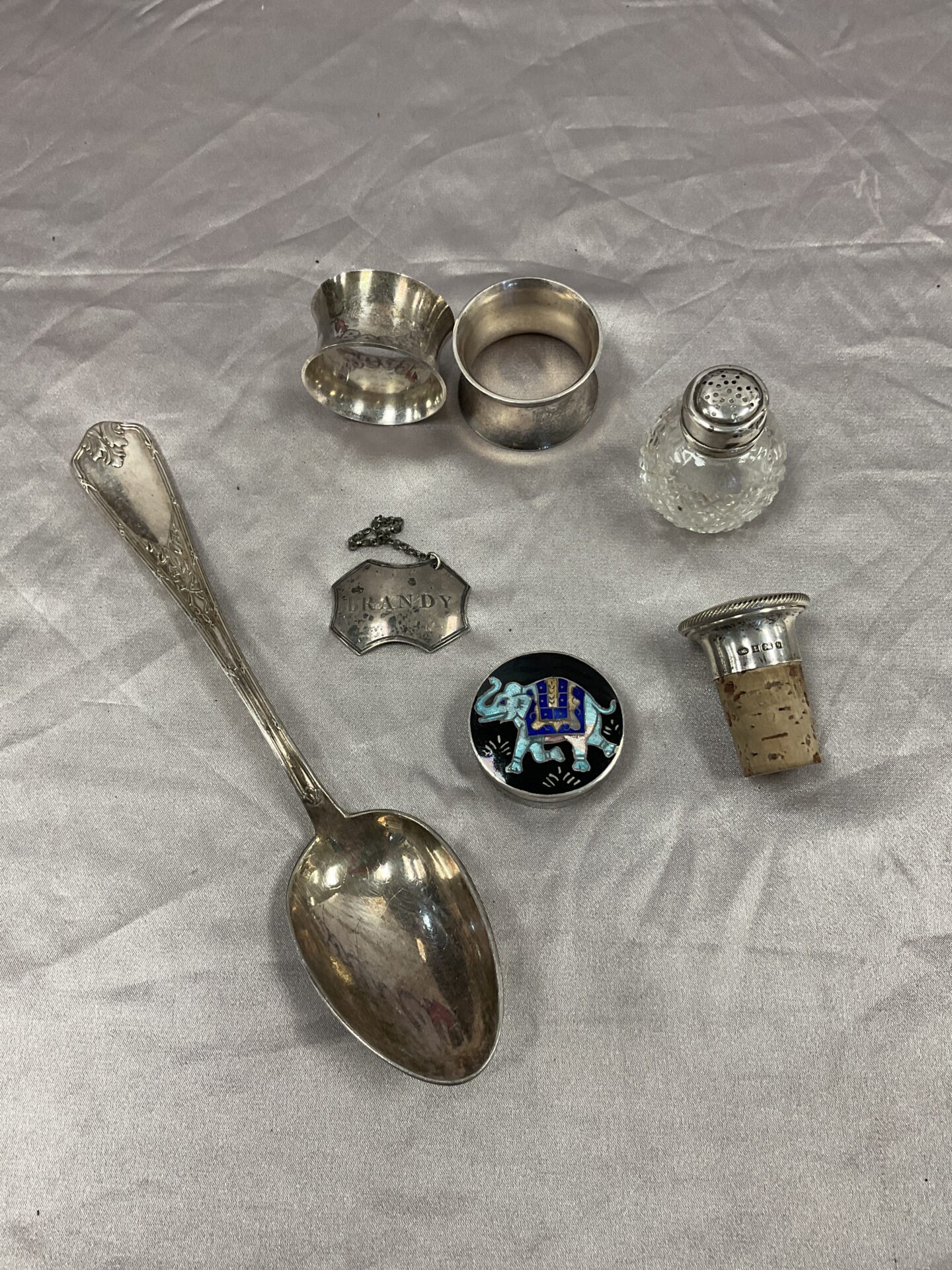 732 Selection of white metal & sterling silver including pill pot & bottle stopper