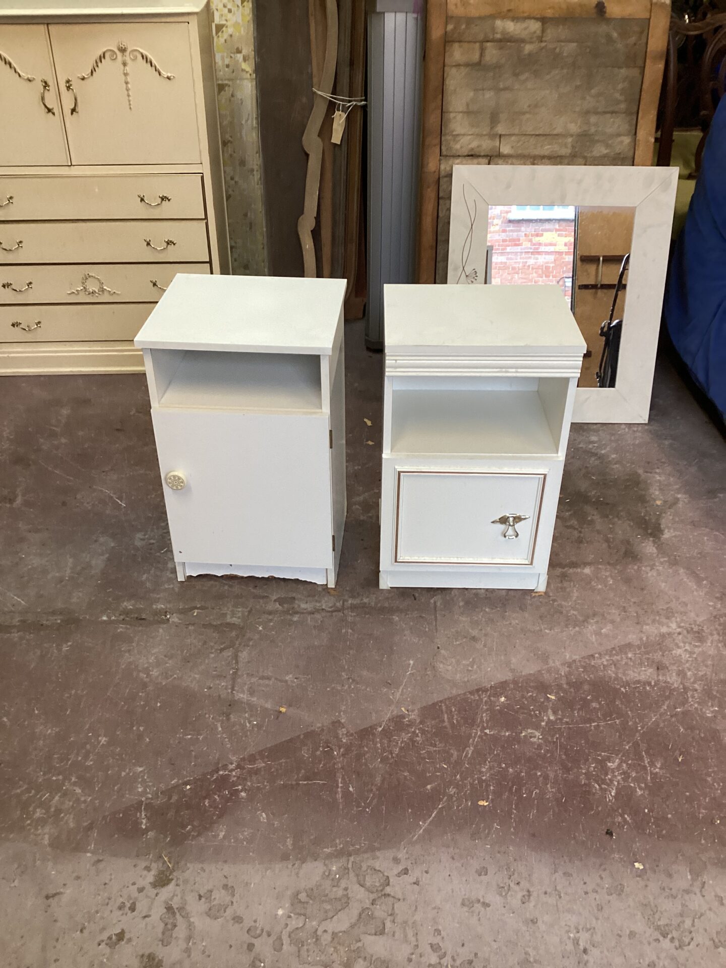 1190 Two bedside cabinets