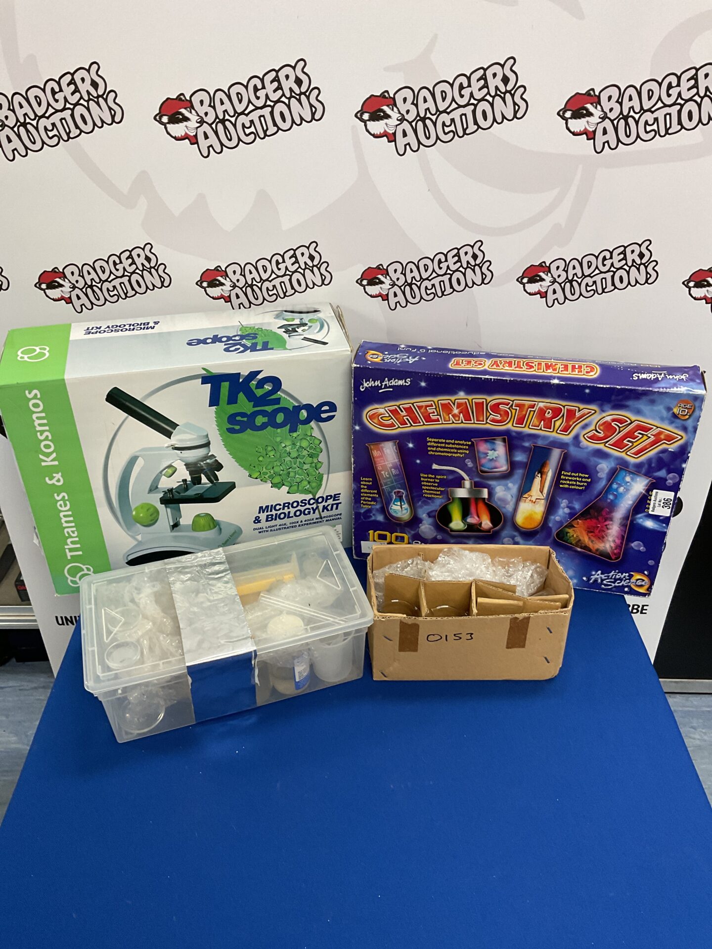 379 Thames & kosmos tk2 microscope & john adams chemistry set with extra beakers & test tubes