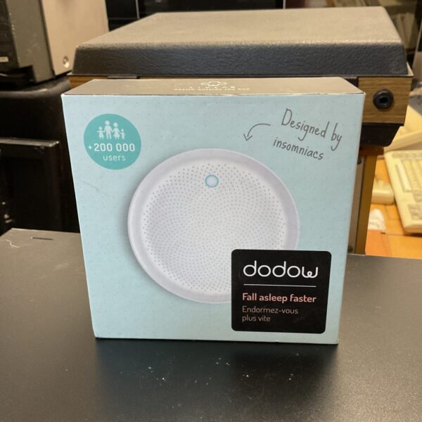 Livlab Dodow sleep aid device for relaxation and better sleep.