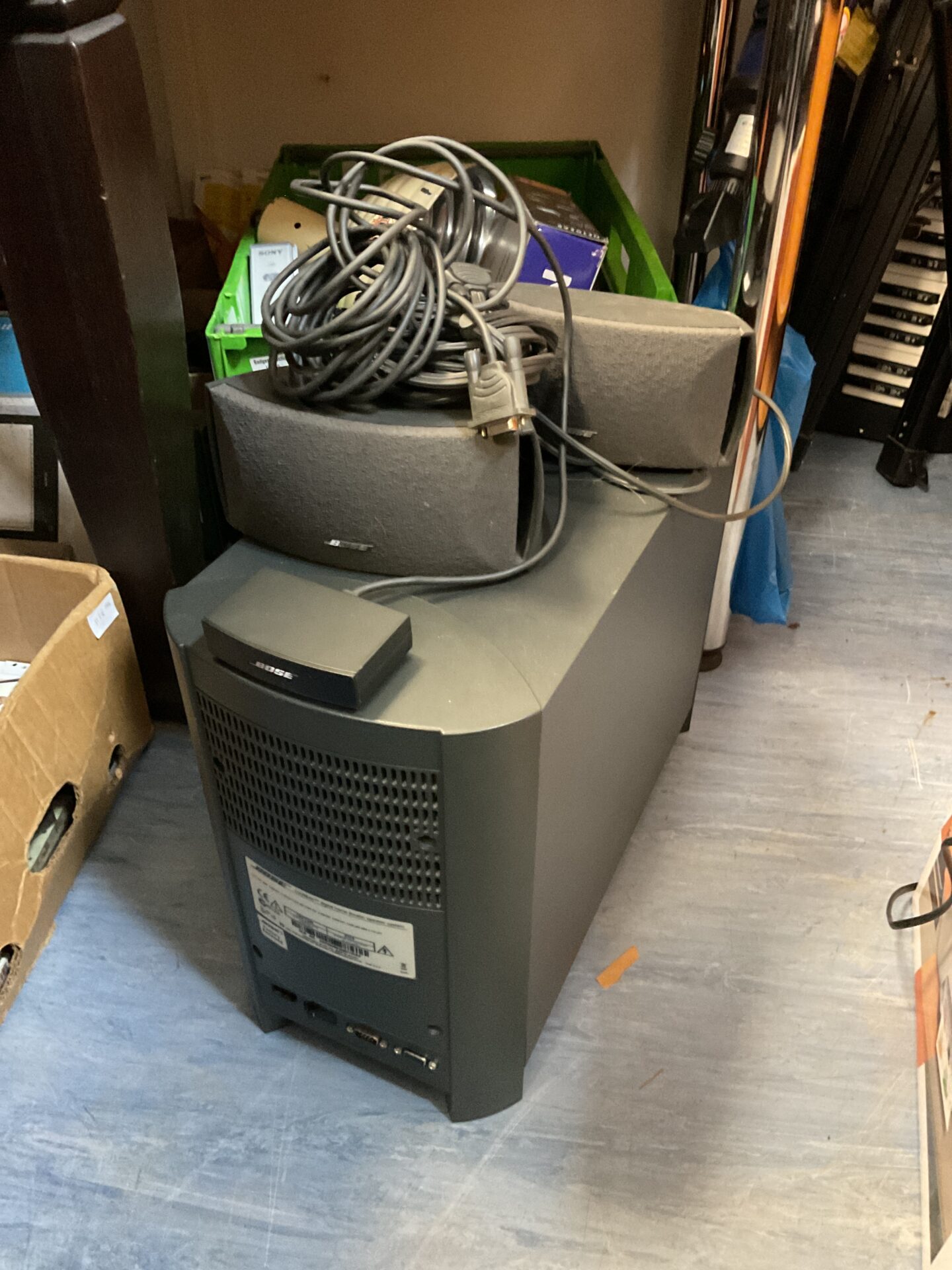 194 Bose acoustimas speaker system