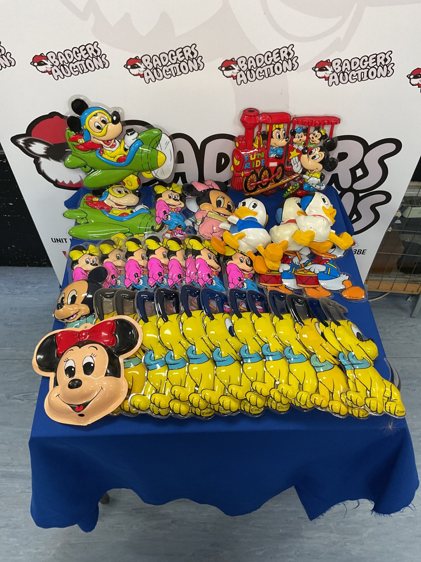 471 Collection of vintage walt disney plastic mickey mouse wall decoration