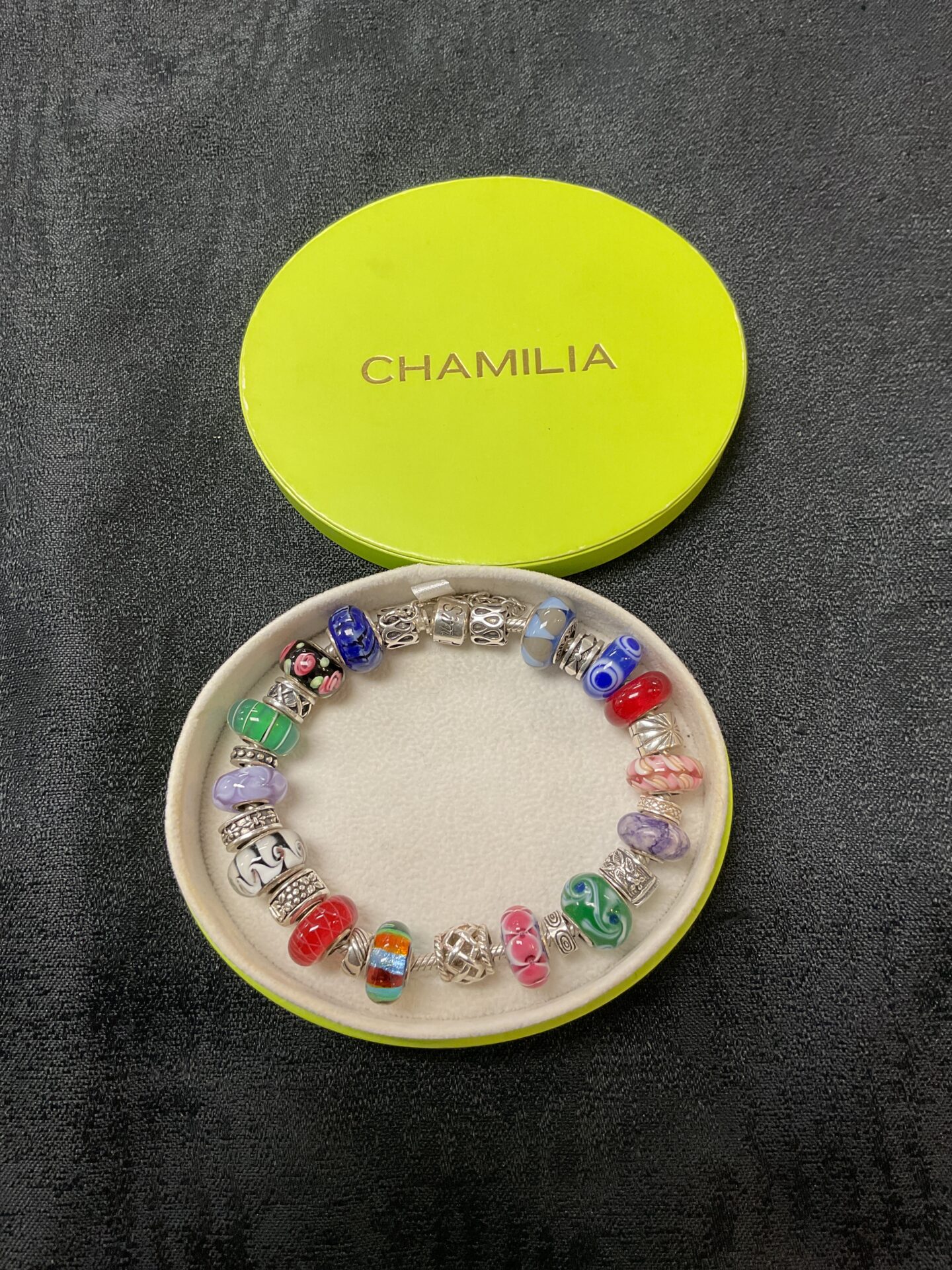 843 chamilia Silver charm bracelet with 25 inc Murano charms
