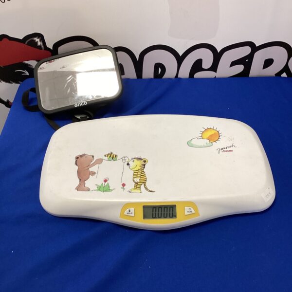 Janosch baby weighing scales and Onco car mirror for infants.