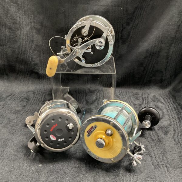 Vintage Penn 220 fishing reel for sea fishing.