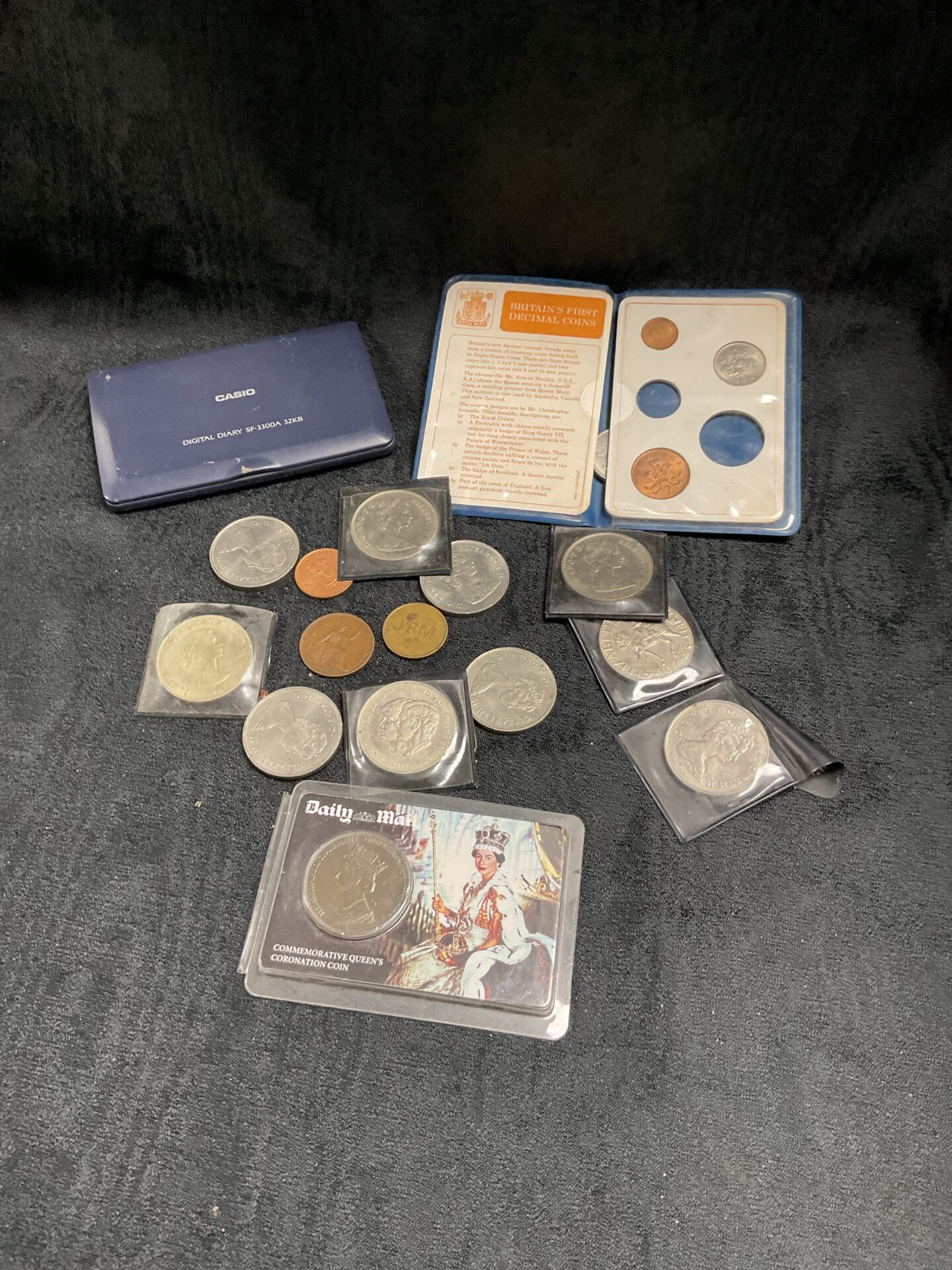 776 Collection of commemorative b coins and Casio digital diary
