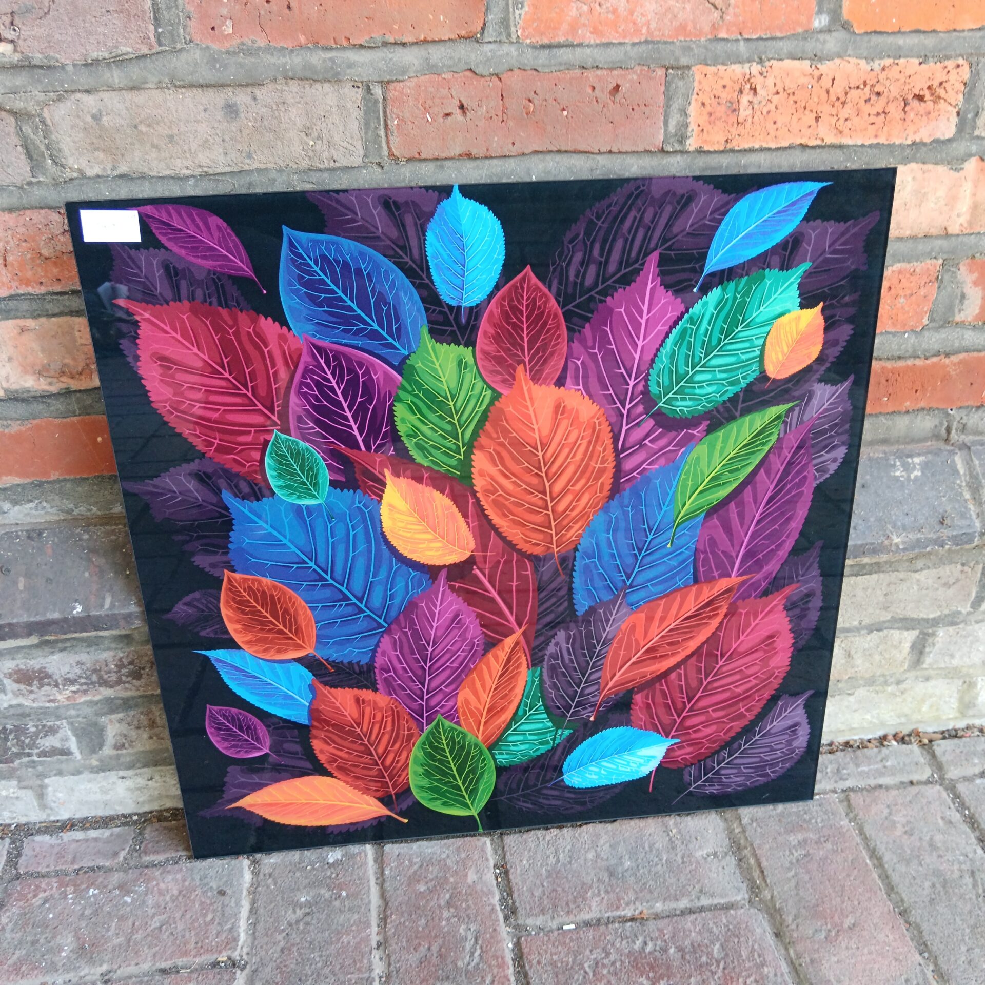 724 Colourful leaf print on glass panel