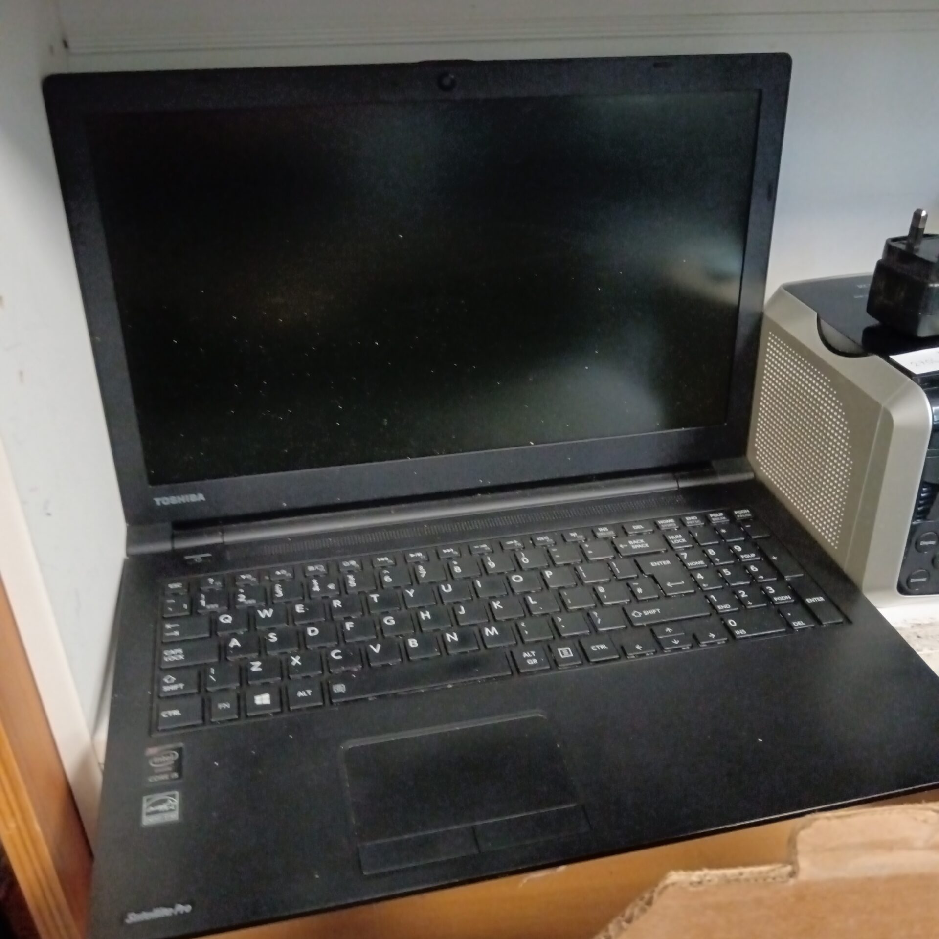 255 Toshiba satellite pro intel core i5 laptop untested