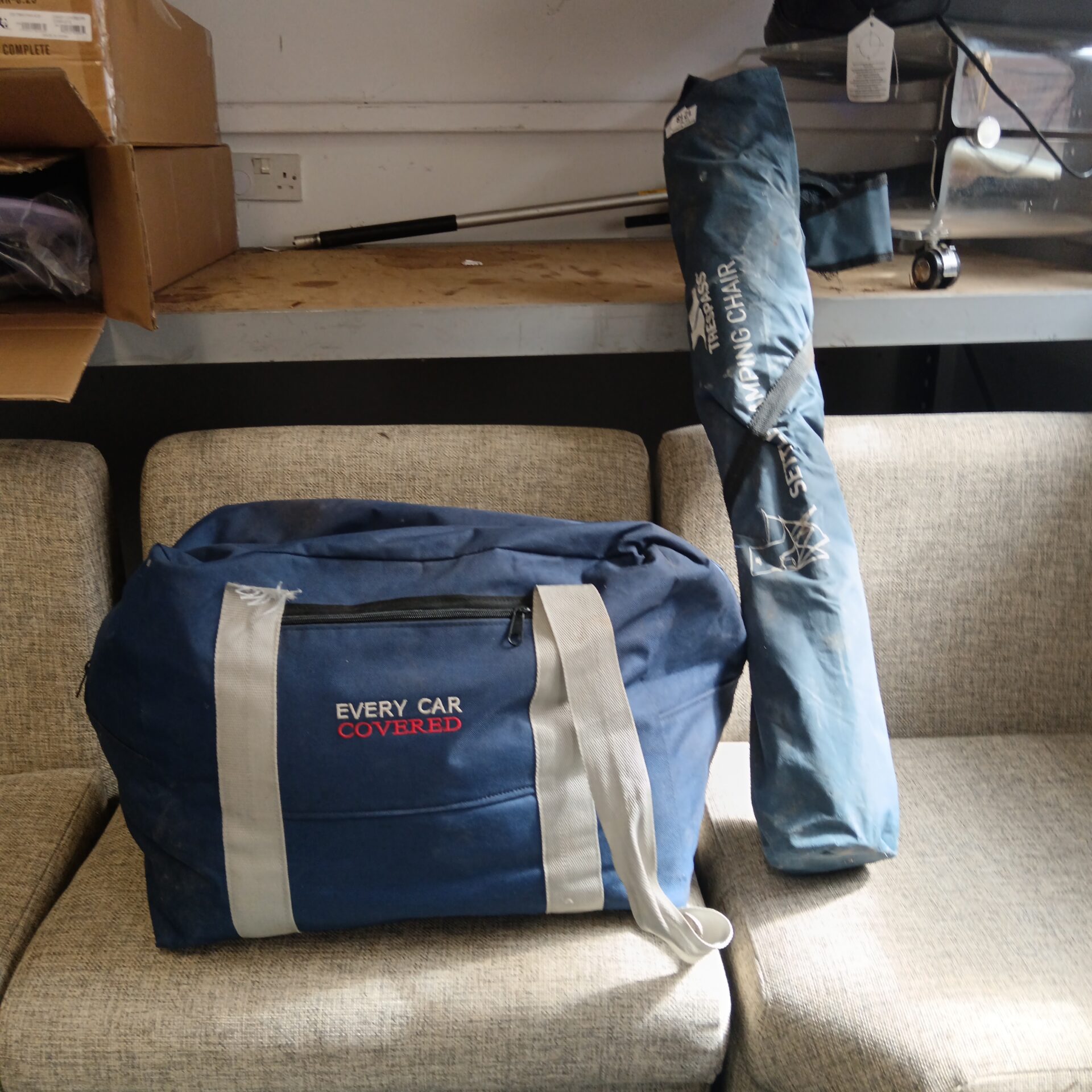 1218 Car cover ground sheet and folding chair
