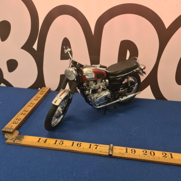 Detailed diecast model of a 1969 Triumph Bonneville motorcycle.