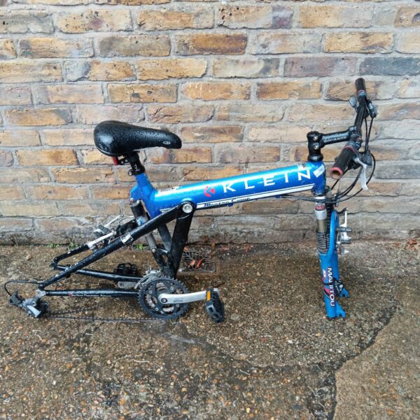 Vintage Klein Mantra Comp mountain bike frame in blue.