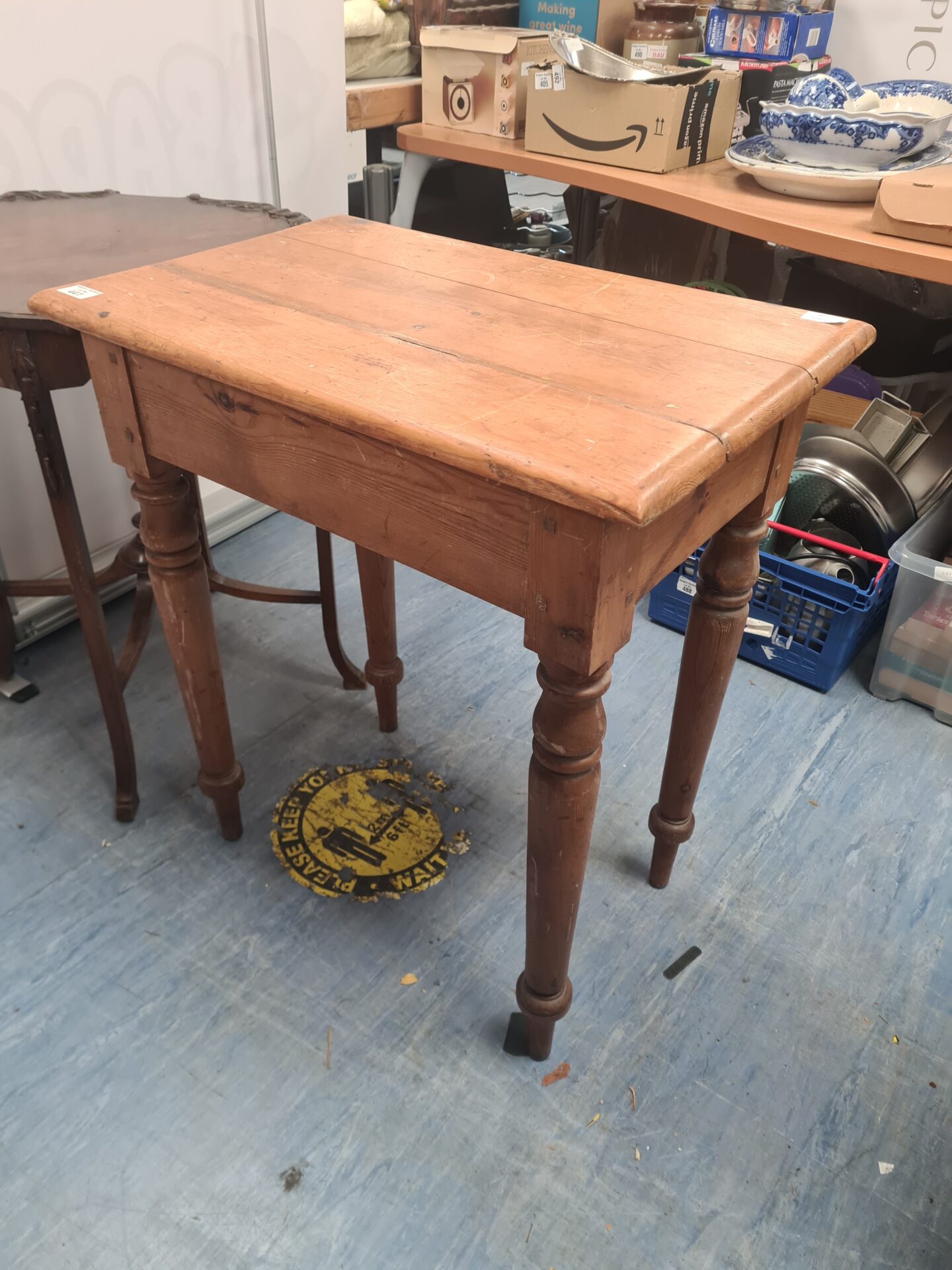 441 Vintage pine side table 65cmx 44cmx 75cm