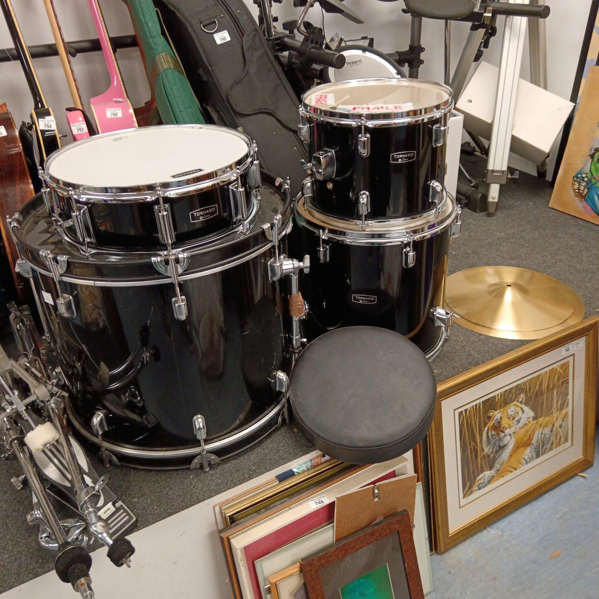 789 Black tornado drum kit with cymbals