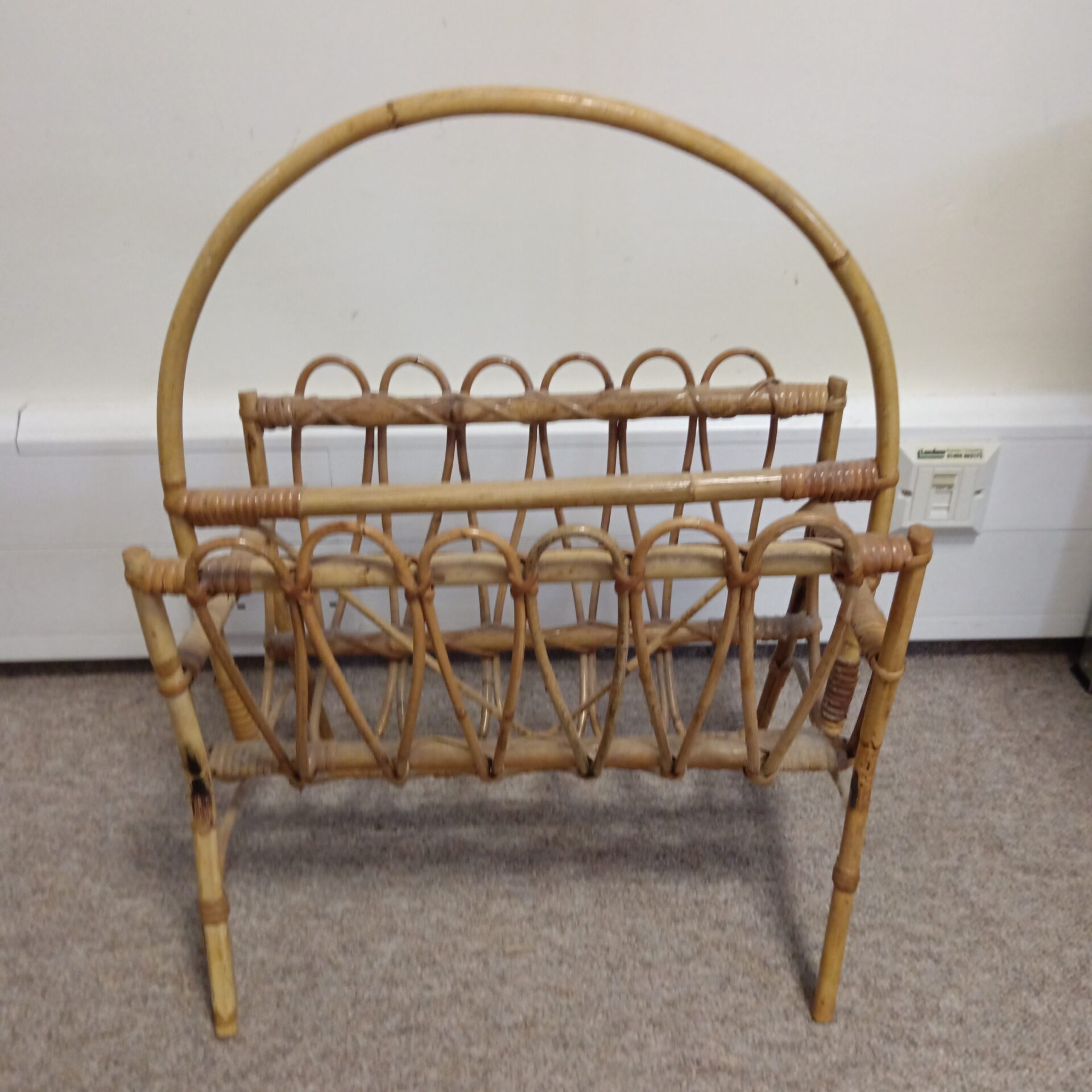 1163 Vintage bamboo magazine rack