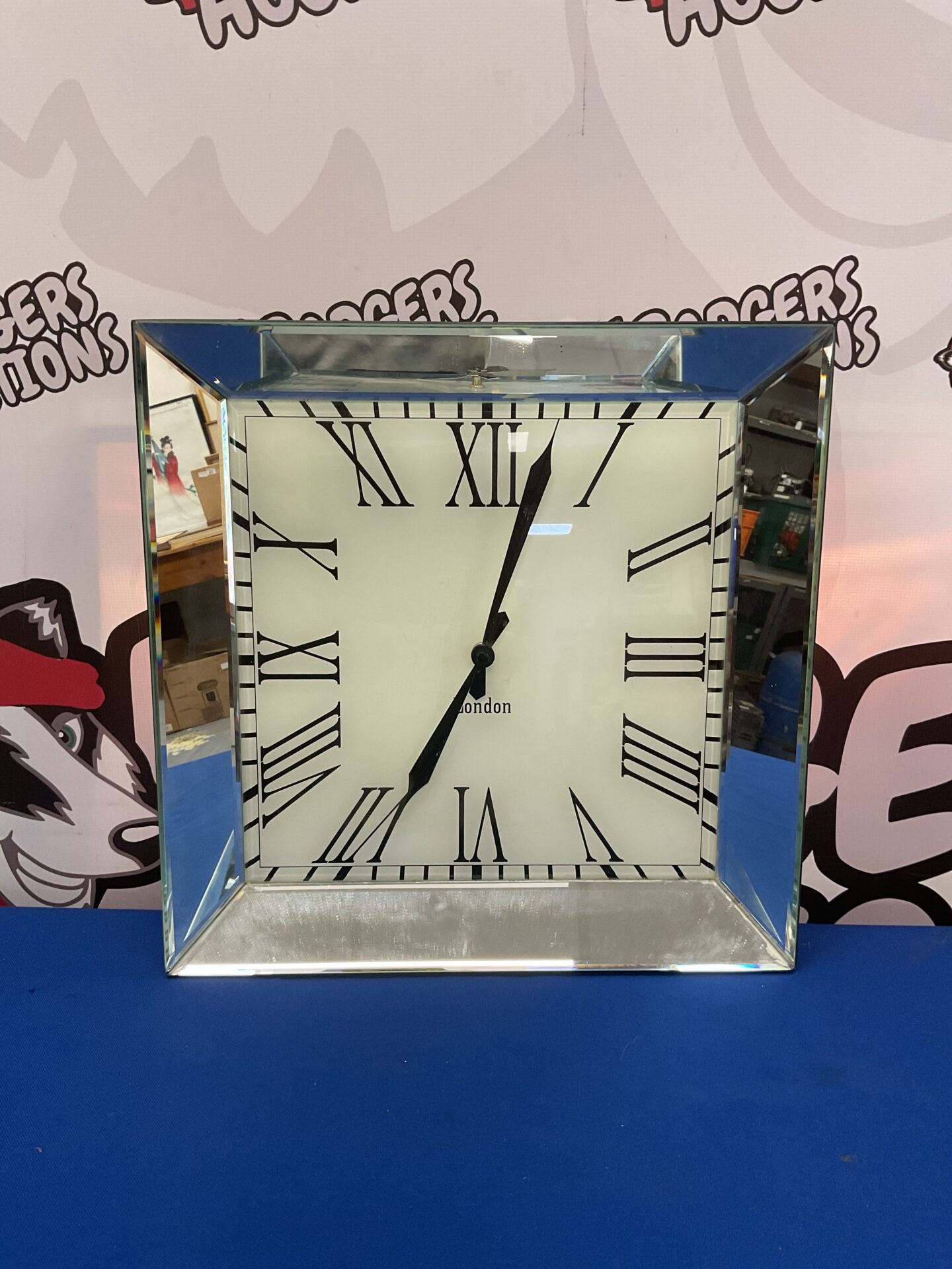 289 Vintage mirror framed wall clock with Roman numerals 40 cm²