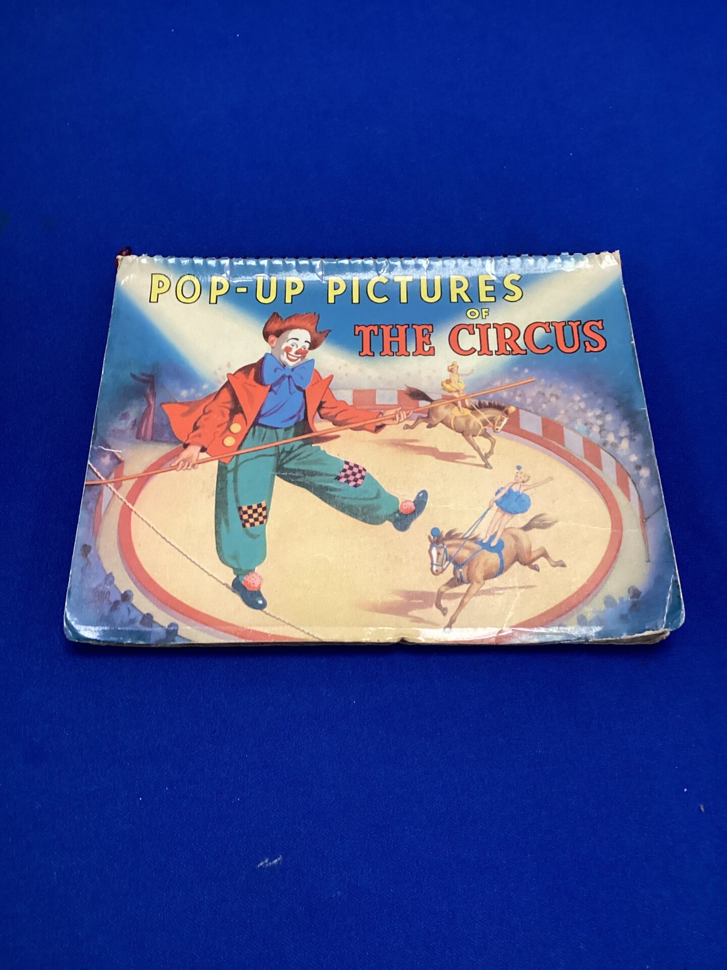 473 Vintage pop-up picture book of the circus