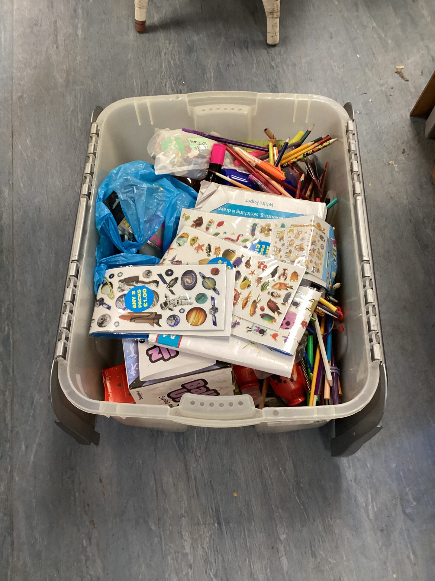 487 Box of assorted stationary & stickers