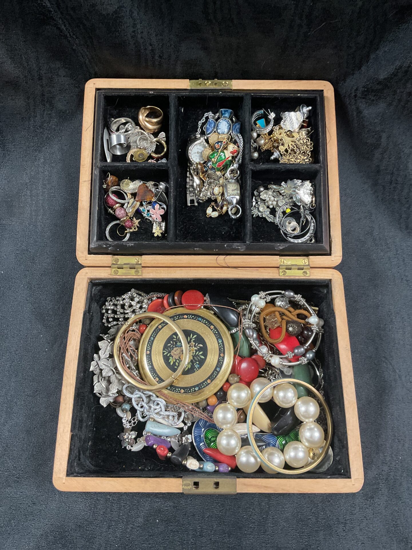 788 Jewellery Box Full of Costume jewellery