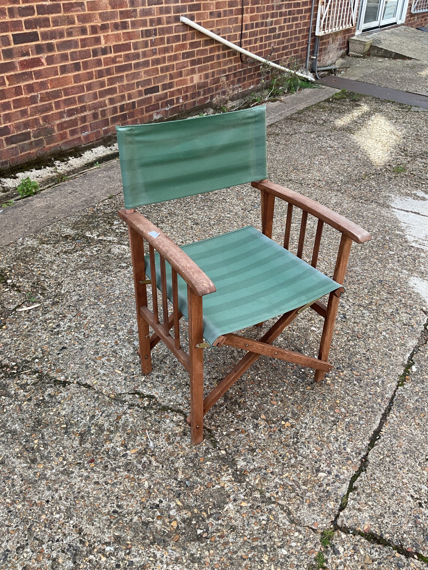 1050 Wooden directors/ garden chair