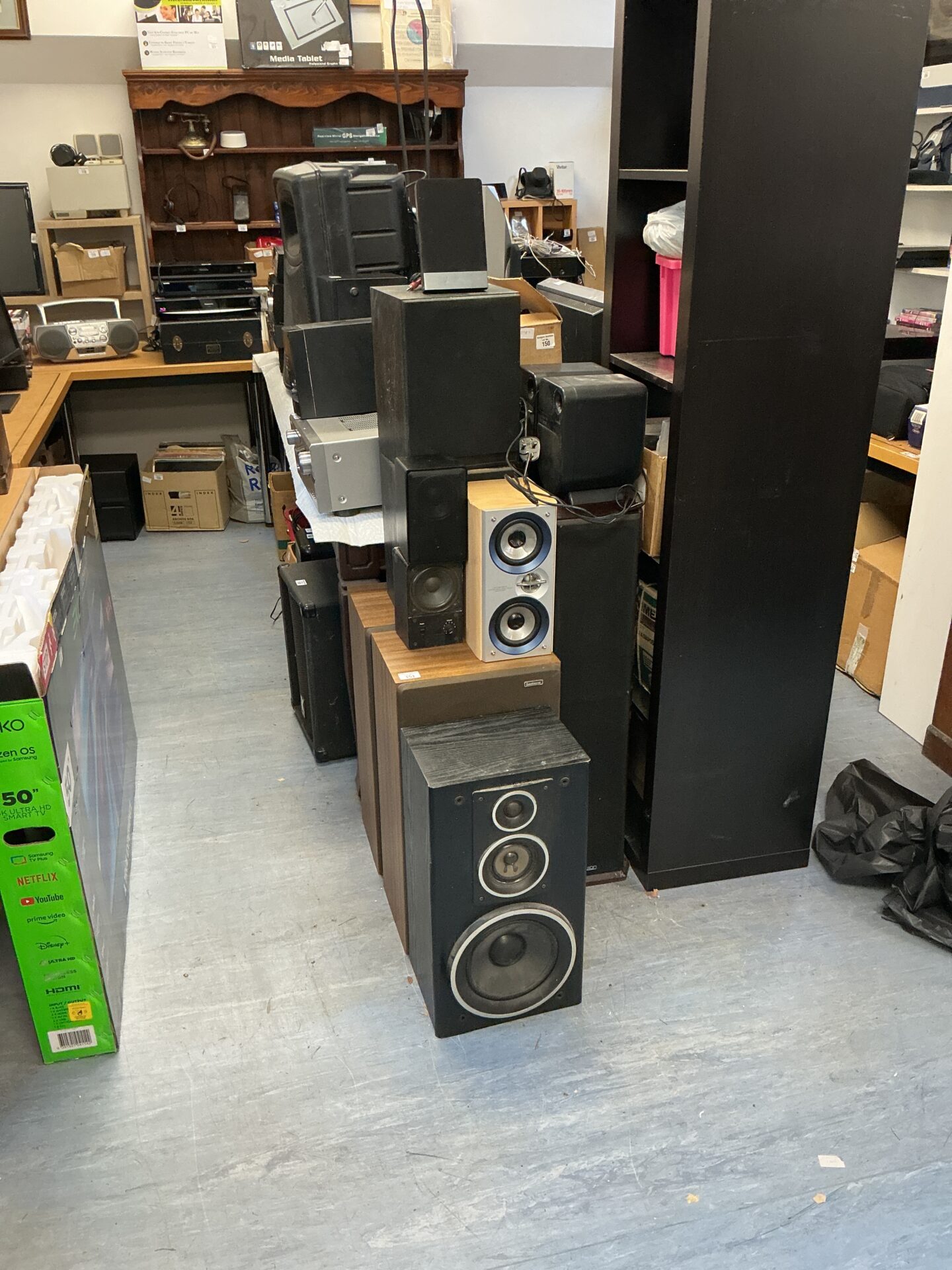 163 Large lot of speakers incl. Goodmans, Phonic, Sonata