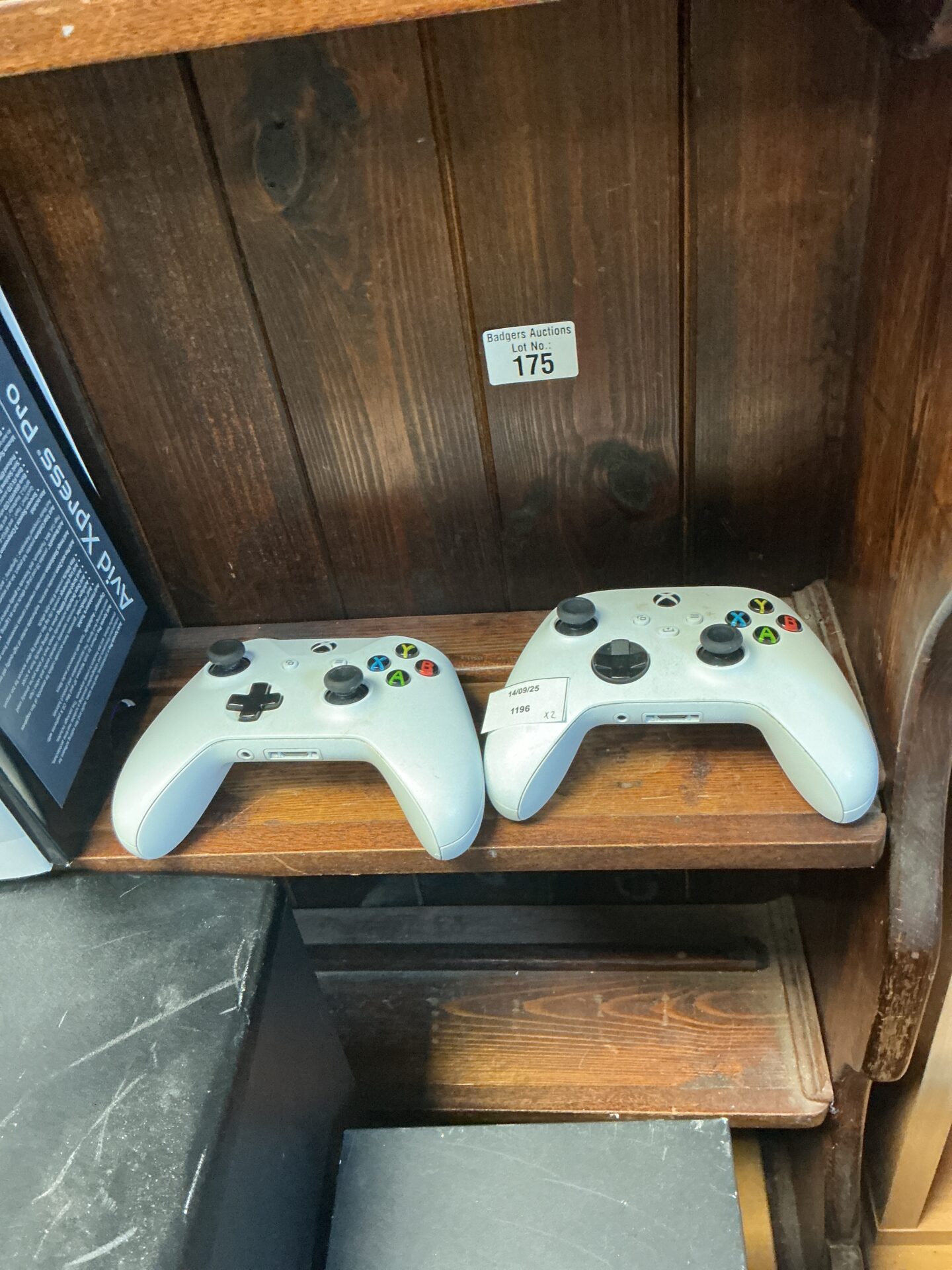 175 Xbox One and Xbox X remotes
