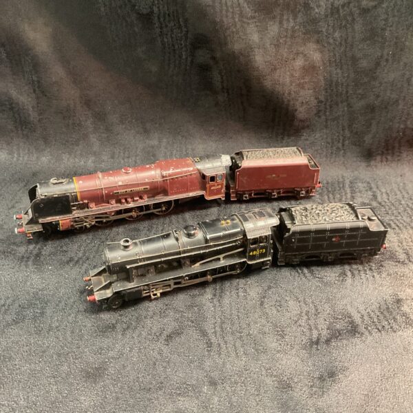 Vintage Hornby Dublo engines 46245 and 48073, classic model railway locomotives.