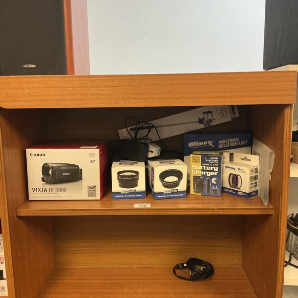 Canon Vixia HF R800 camcorder kit with accessories.