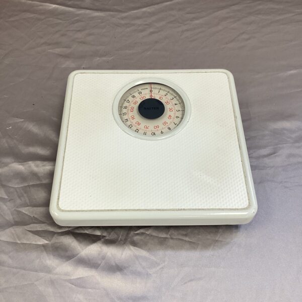 Vintage Salter scales for kitchen weighing, classic retro style.