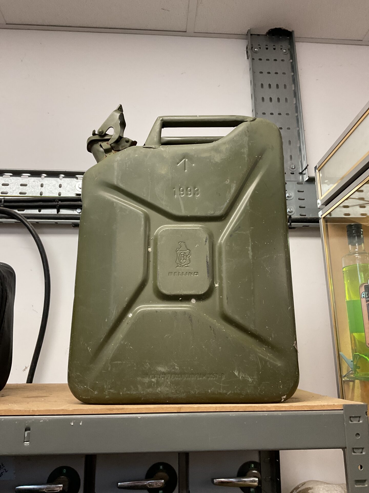 879 Bellino 1993 military marked jerry can