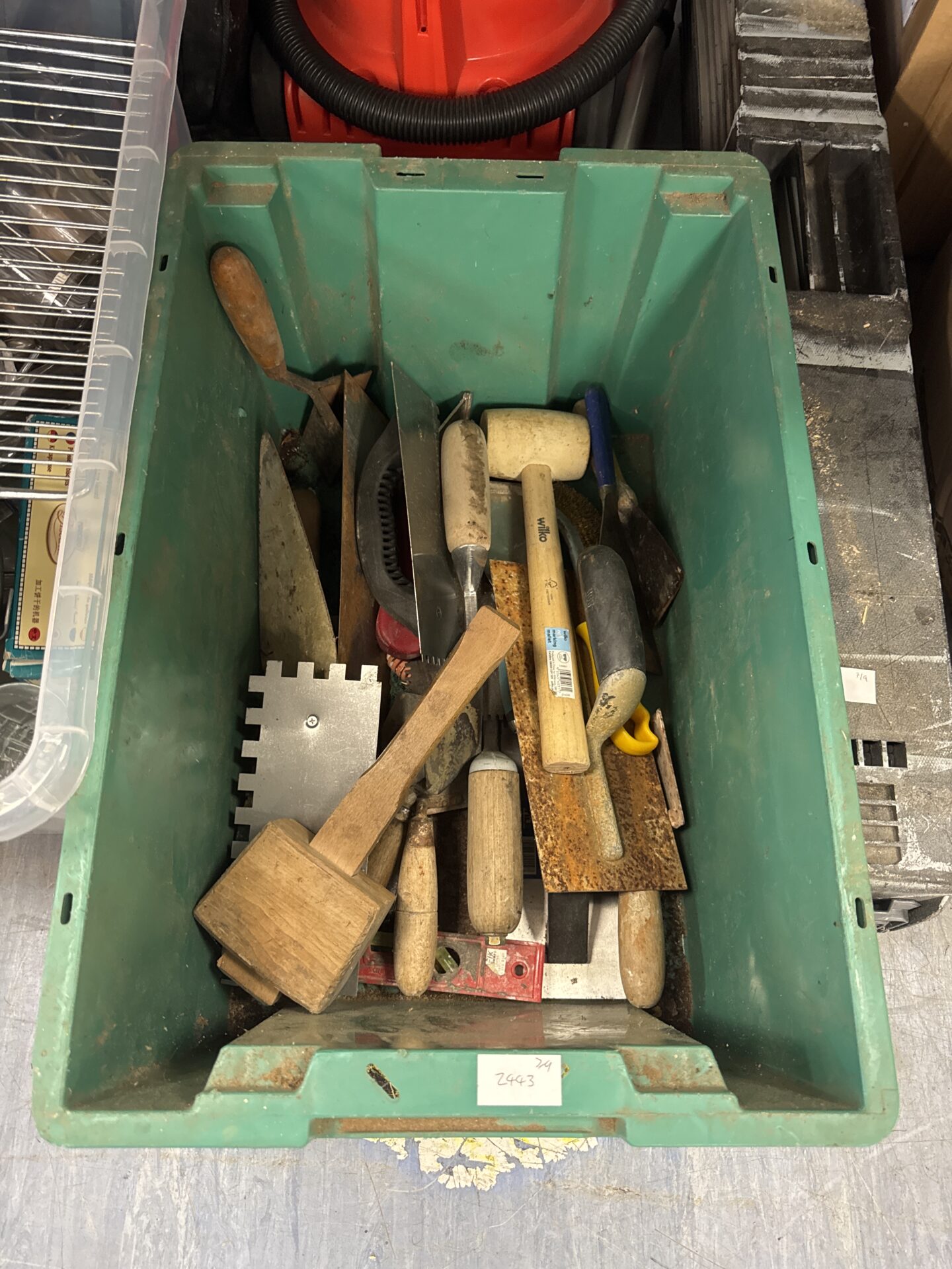 1114 Crate of assorted hand tools