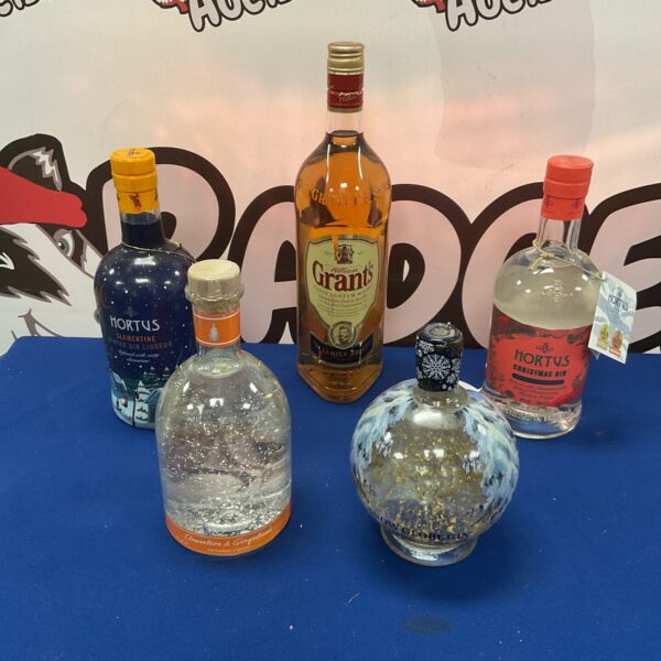Mixed alcohol lot including Grants whiskey and Hortus gin bottles.