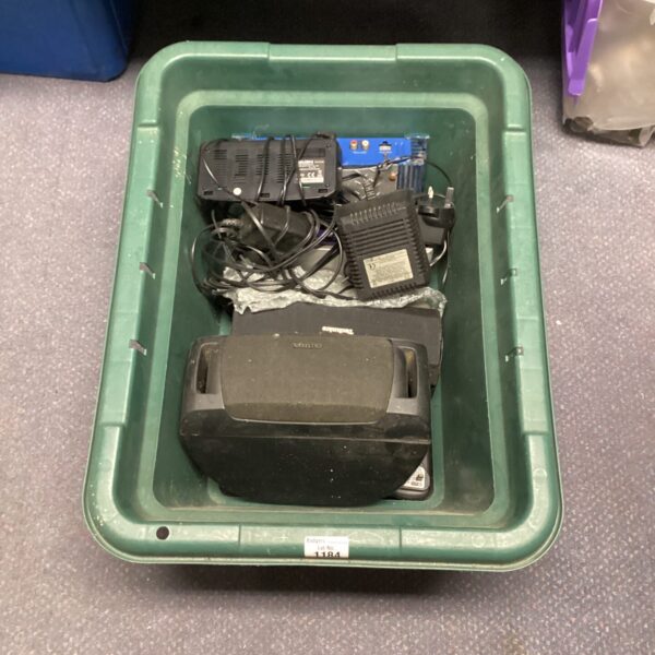 Mixed lot of vintage audio components including Technics and Aiwa speakers.