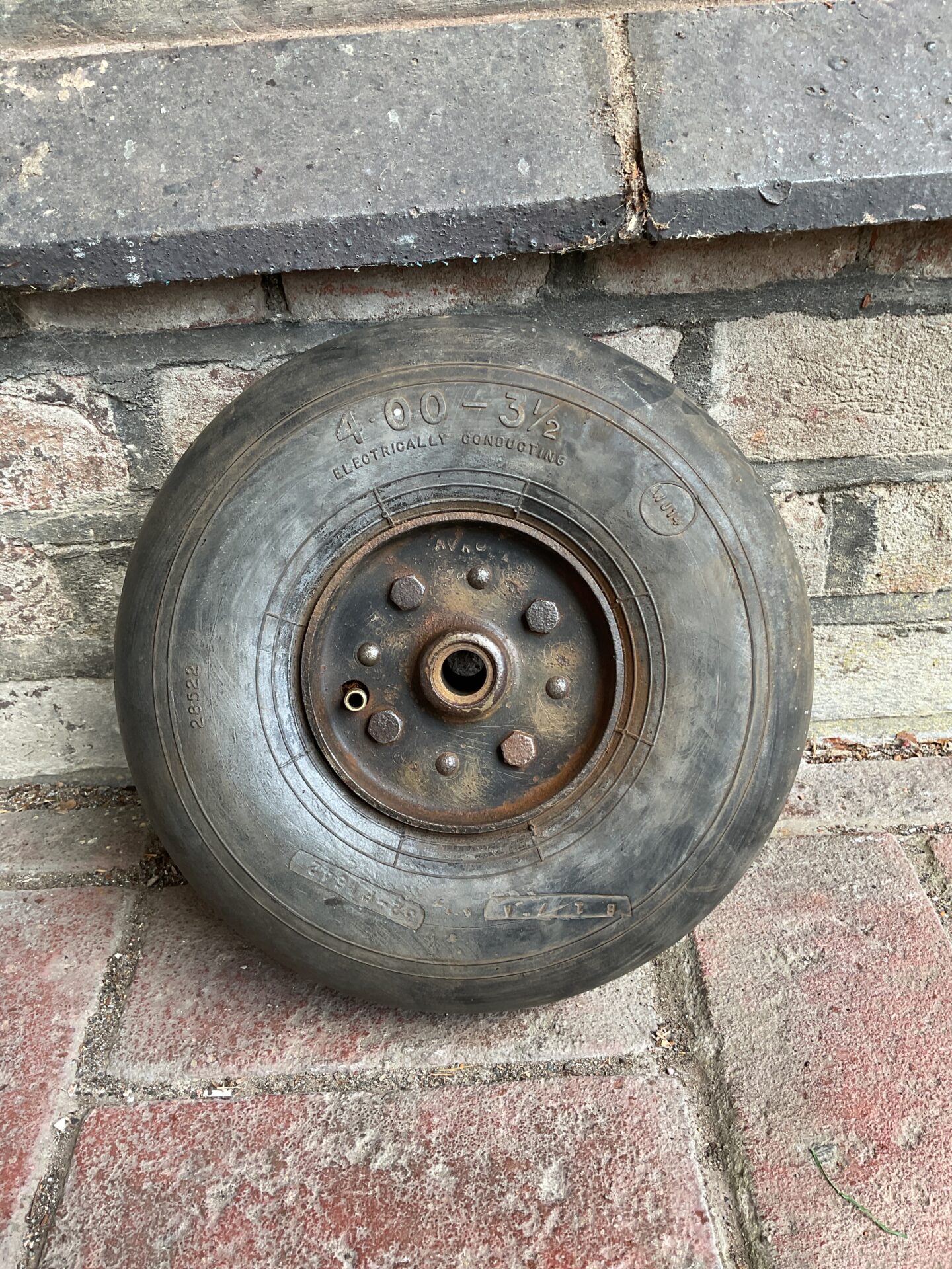 909 Avro aircraft tail wheel 4.00-3 1/2 (Anson)