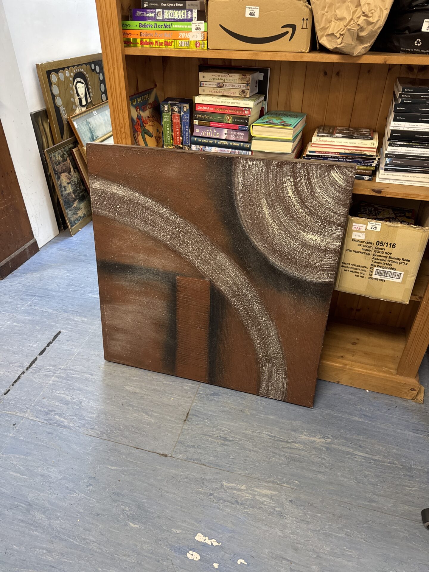 530 Large print on wooden board