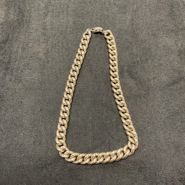 Vintage gold-tone curb chain necklace, 43cm long.