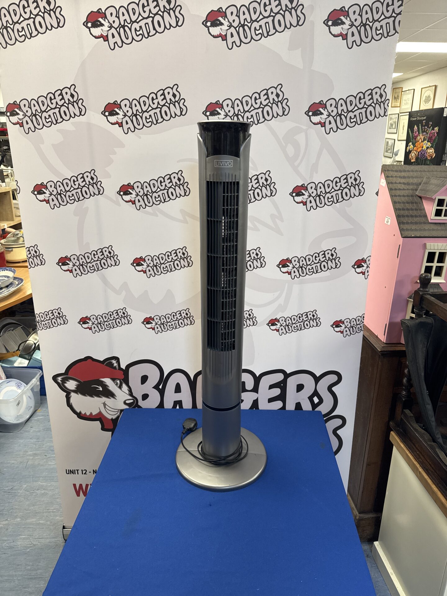 987 Livivo oscillating tower fan – working