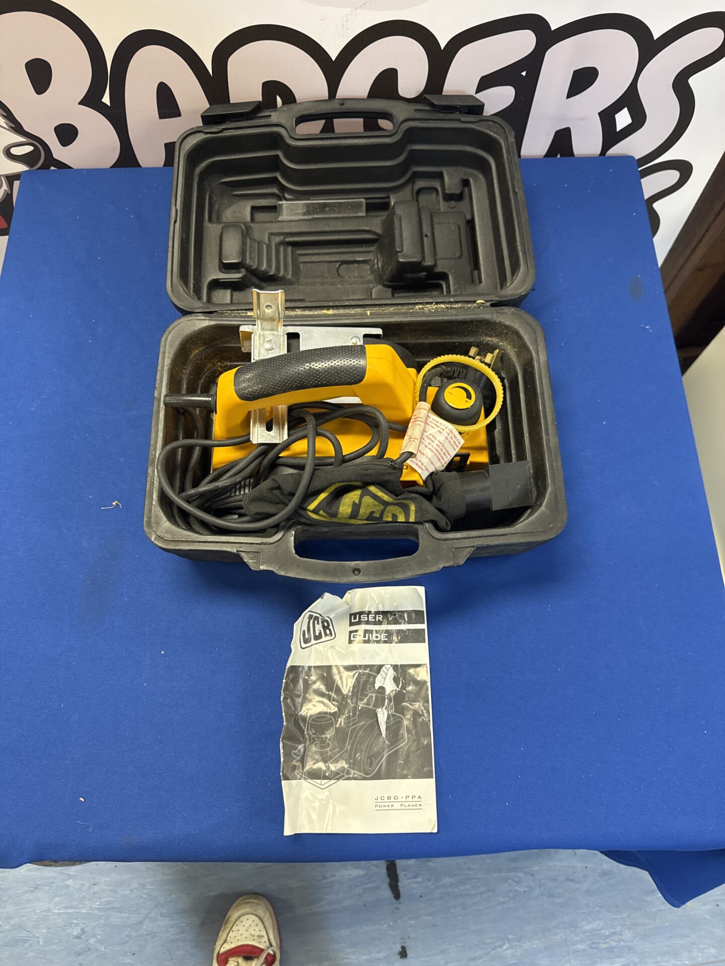 947 Jcb electric wood planer – working