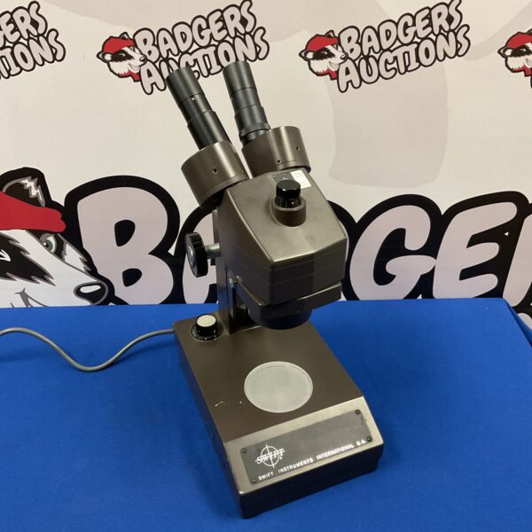 Vintage Swift Instruments Stereo Zoom 880 microscope in detail.