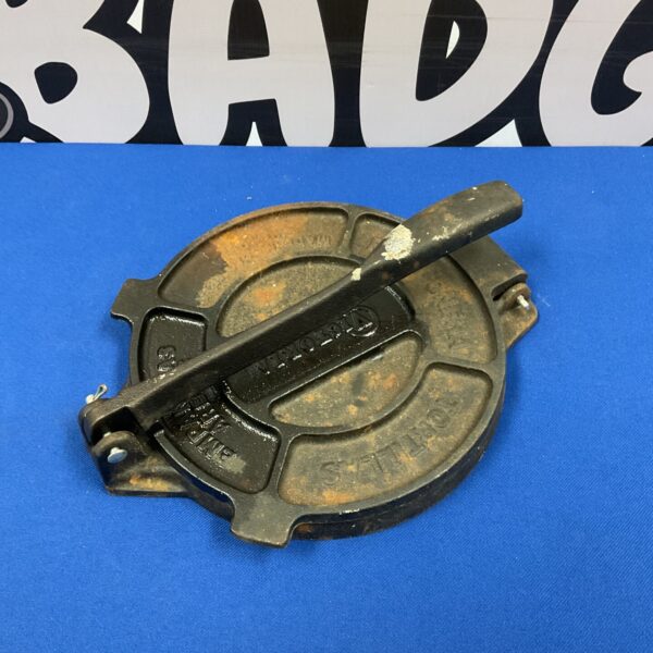 Vintage Victoria pataconera cast iron tortilla press