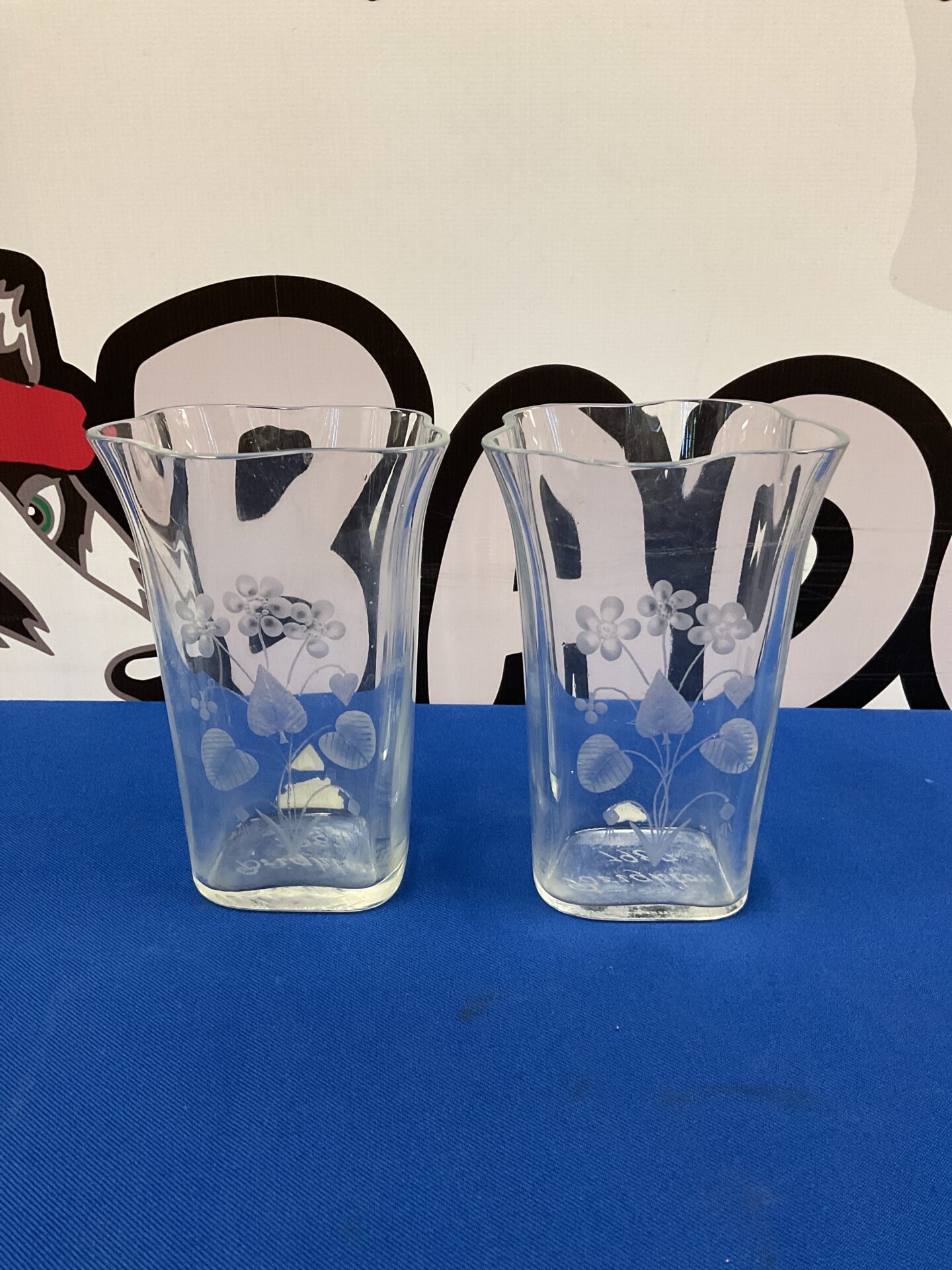 046 Pair of leek crystal kvalute vases