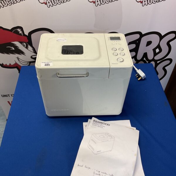 White Kenwood BM250 breadmaker for home baking.